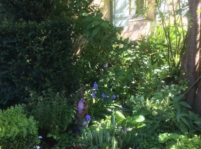 De Ma Fenetre לינה וארוחת בוקר